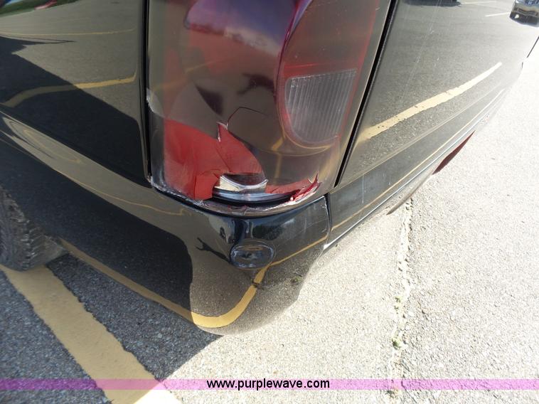 image for item J4129 2004 Chevrolet Silverado 1500 pickup truck