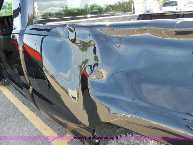 image for item J4129 2004 Chevrolet Silverado 1500 pickup truck