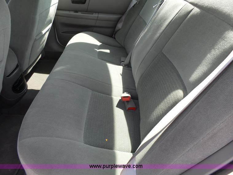 image for item J4989 2006 Ford Taurus SE