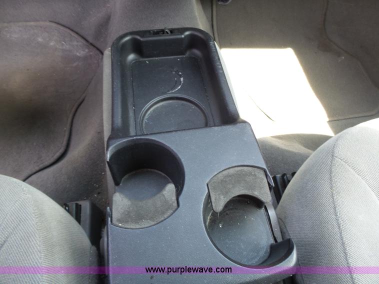 image for item J4989 2006 Ford Taurus SE