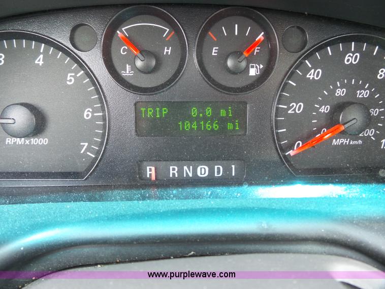 image for item J4989 2006 Ford Taurus SE