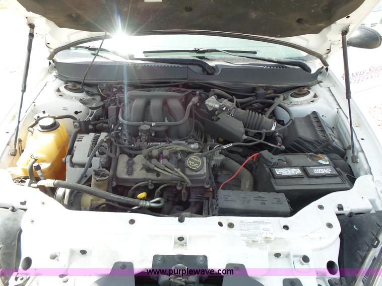 image for item J4989 2006 Ford Taurus SE