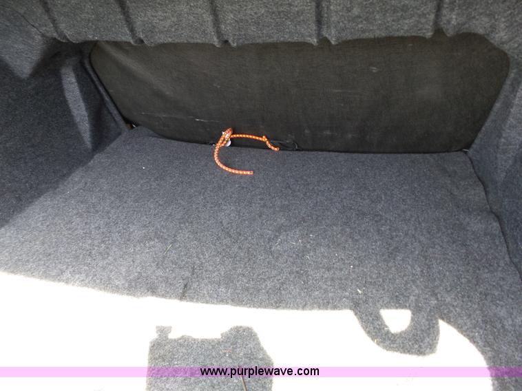 image for item J4989 2006 Ford Taurus SE