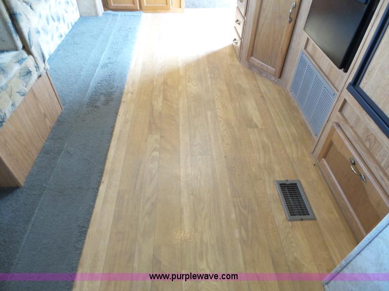 image for item J4990 2007 Forest River Salem LE camper