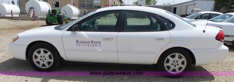 image for item J4992 2006 Ford Taurus SE