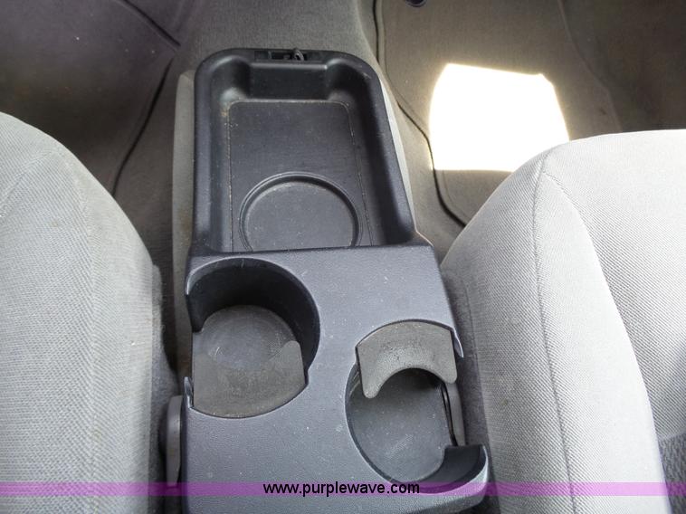 image for item J4992 2006 Ford Taurus SE