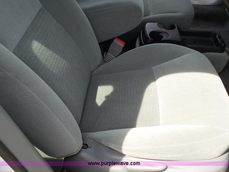 image for item J4992 2006 Ford Taurus SE