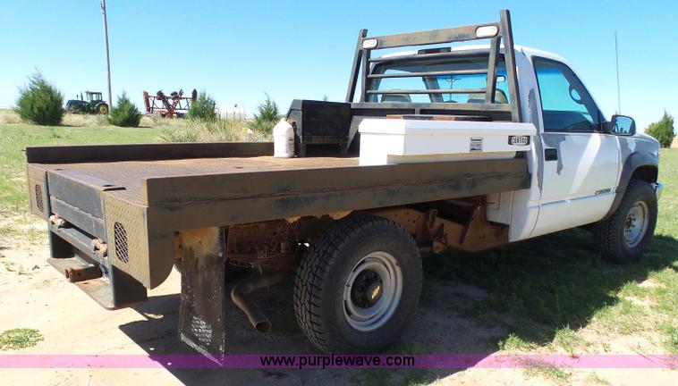 image for item J6135 2000 Chevrolet 2500 flatbed pickup truck