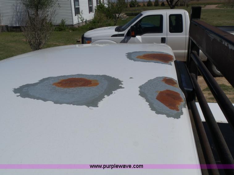 image for item J6135 2000 Chevrolet 2500 flatbed pickup truck