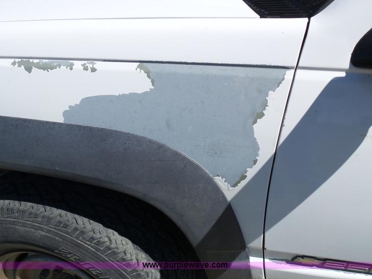 image for item J6135 2000 Chevrolet 2500 flatbed pickup truck