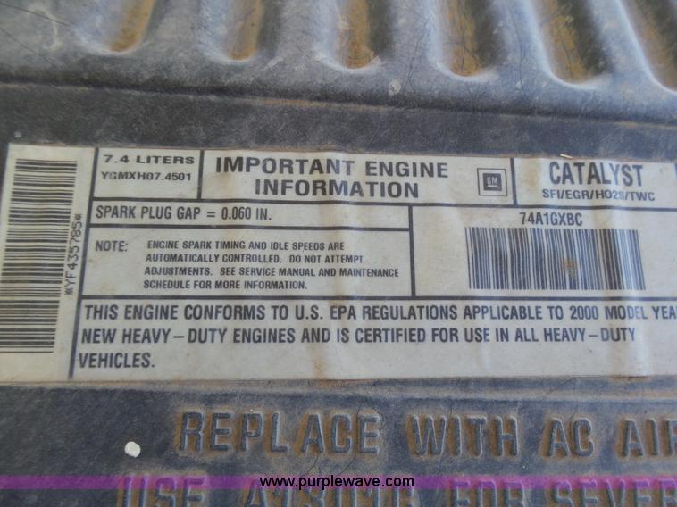 image for item J6135 2000 Chevrolet 2500 flatbed pickup truck