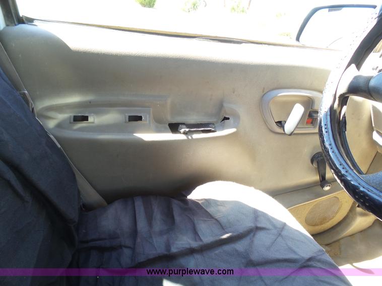 image for item J6135 2000 Chevrolet 2500 flatbed pickup truck