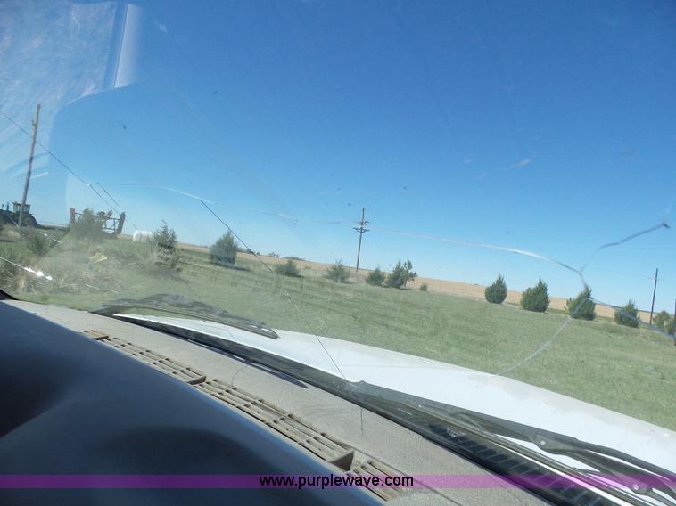 image for item J6135 2000 Chevrolet 2500 flatbed pickup truck