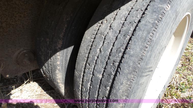 image for item J6266 1998 Barrett livestock trailer