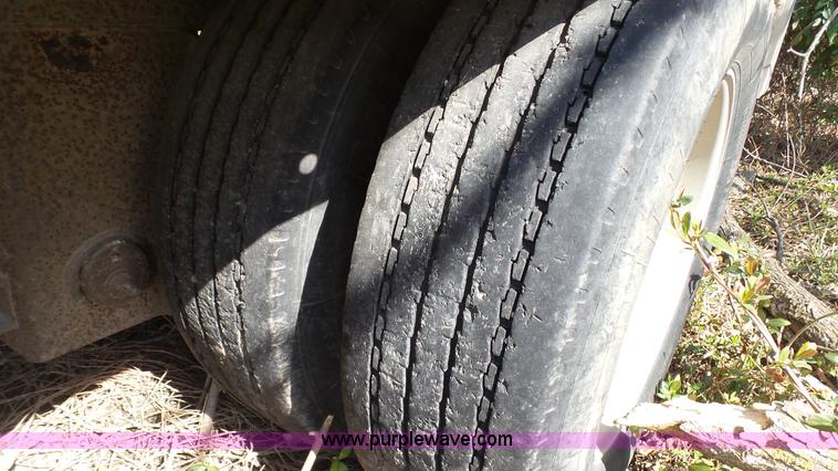 image for item J6266 1998 Barrett livestock trailer