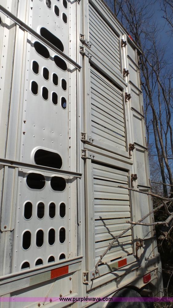 image for item J6266 1998 Barrett livestock trailer