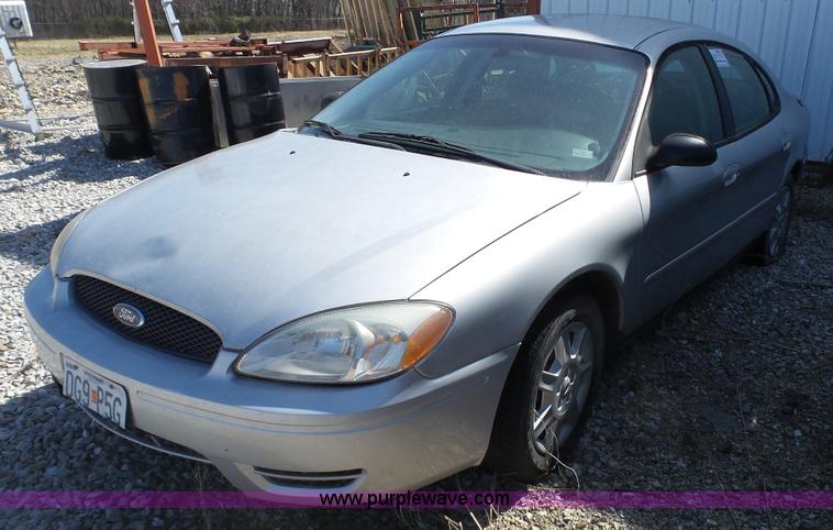 image for item J7252 2007 Ford Taurus SE