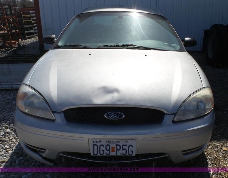 image for item J7252 2007 Ford Taurus SE