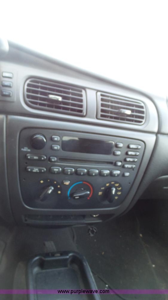 image for item J7252 2007 Ford Taurus SE