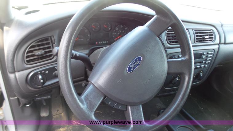 image for item J7252 2007 Ford Taurus SE