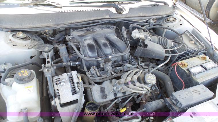 image for item J7252 2007 Ford Taurus SE