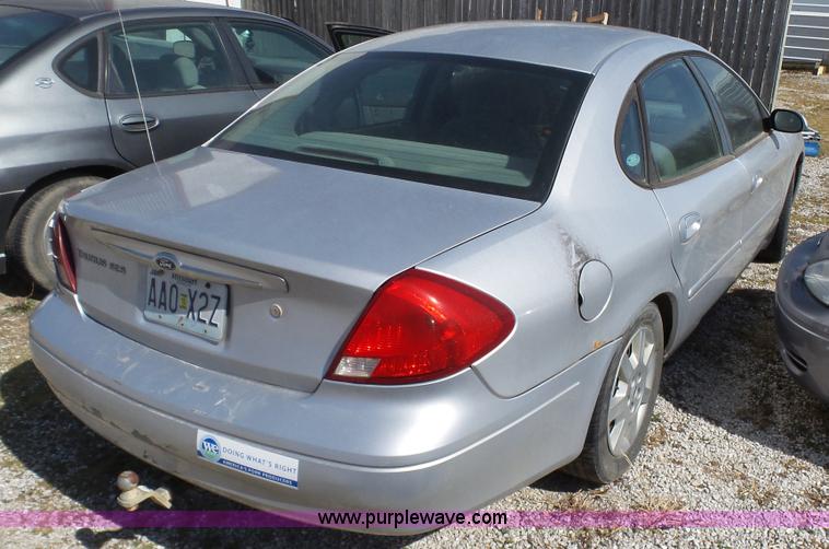 image for item J7255 2003 Ford Taurus SES