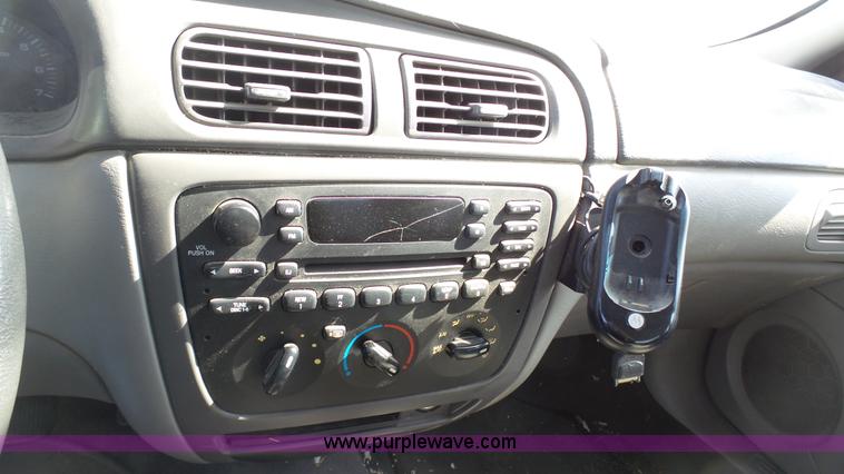 image for item J7255 2003 Ford Taurus SES