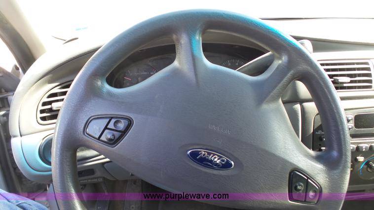 image for item J7255 2003 Ford Taurus SES