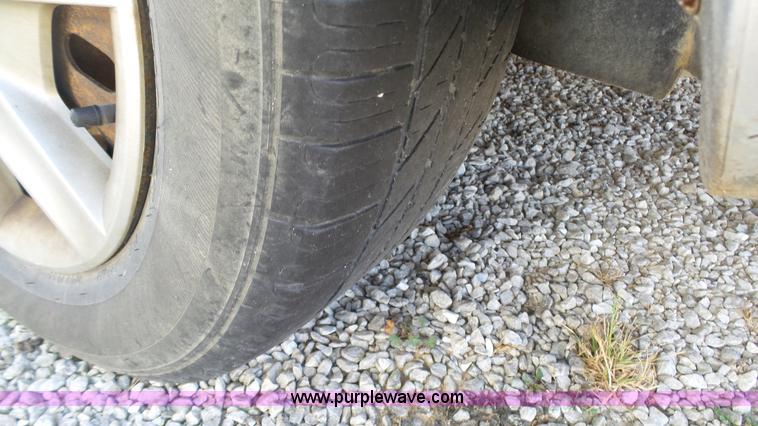 image for item J7255 2003 Ford Taurus SES