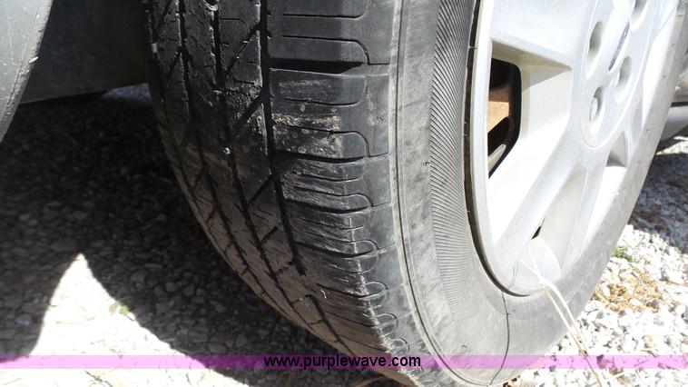 image for item J7255 2003 Ford Taurus SES