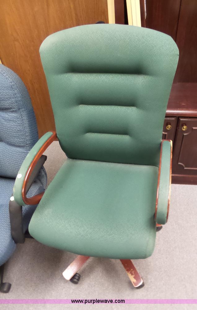 image for item J7506 Approximately 20 chairs