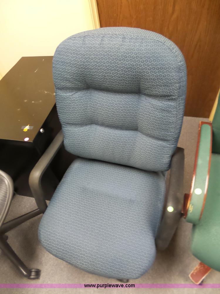 image for item J7506 Approximately 20 chairs