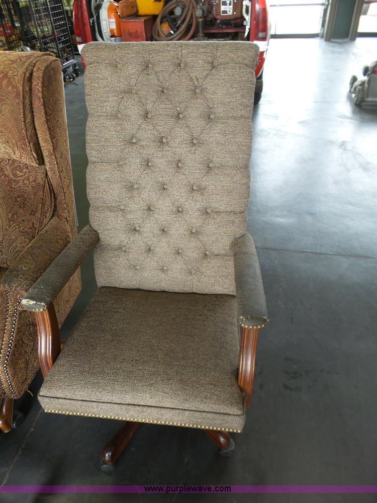 image for item J7506 Approximately 20 chairs