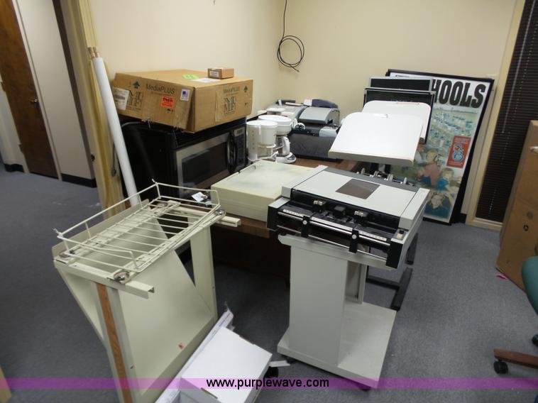 image for item J7507 Office supplies