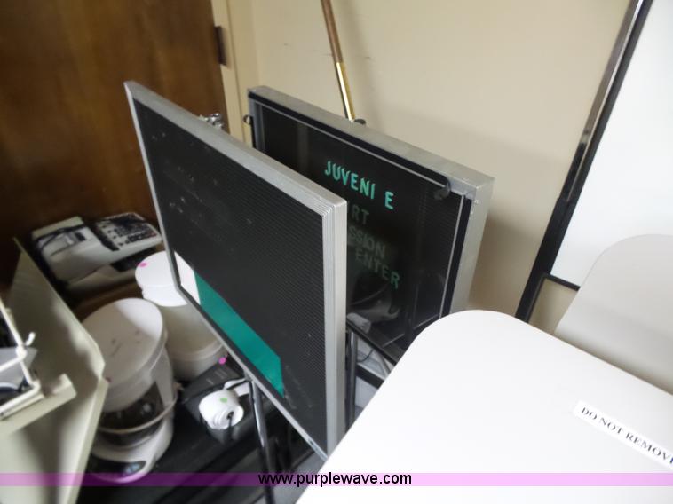 image for item J7507 Office supplies