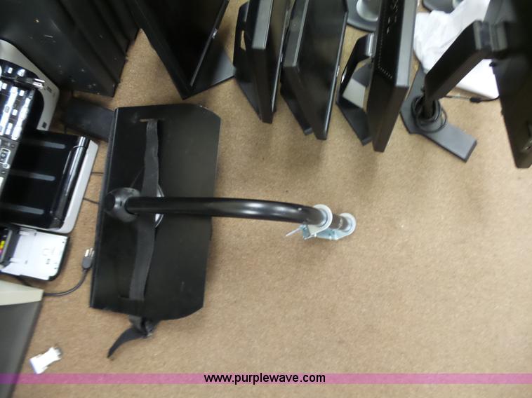 image for item J7508 Computer equipment