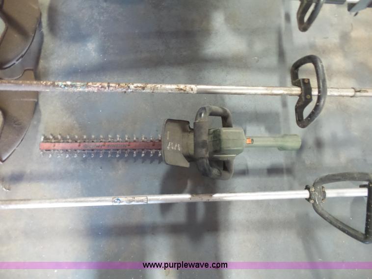 image for item J7509 Lawn and garden equipment