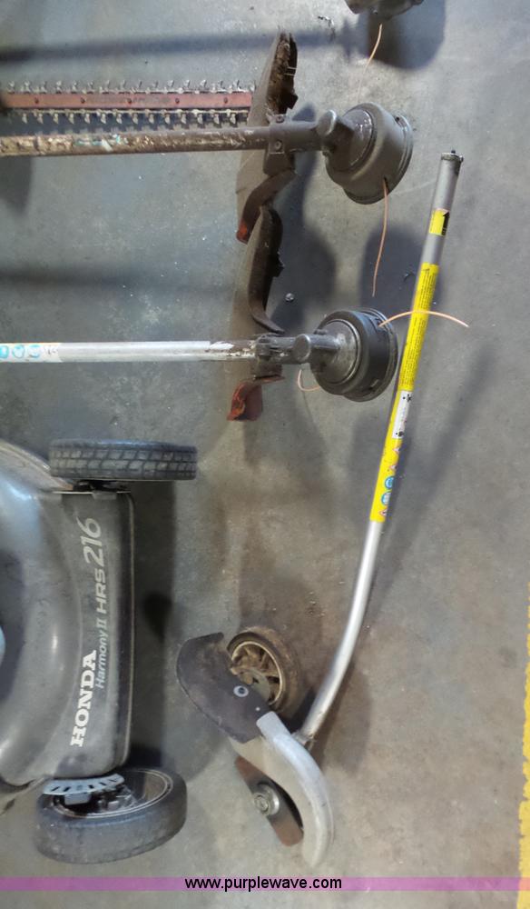 image for item J7509 Lawn and garden equipment