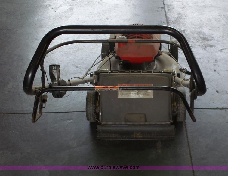 image for item J7509 Lawn and garden equipment