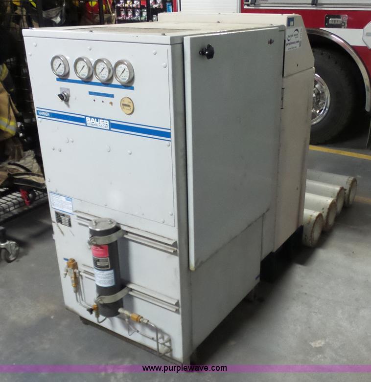 image for item J7510 2006 Bauer compressor dual tank filling station