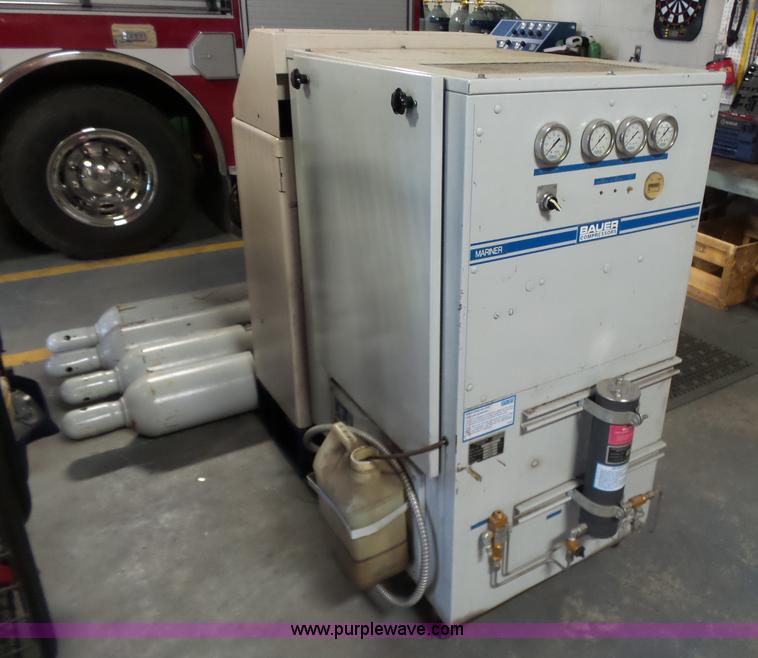 image for item J7510 2006 Bauer compressor dual tank filling station