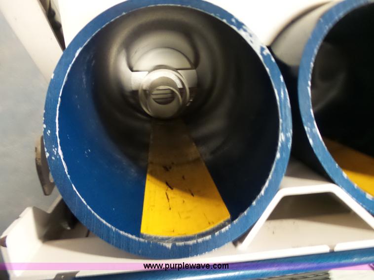 image for item J7510 2006 Bauer compressor dual tank filling station