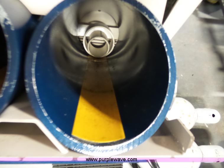 image for item J7510 2006 Bauer compressor dual tank filling station