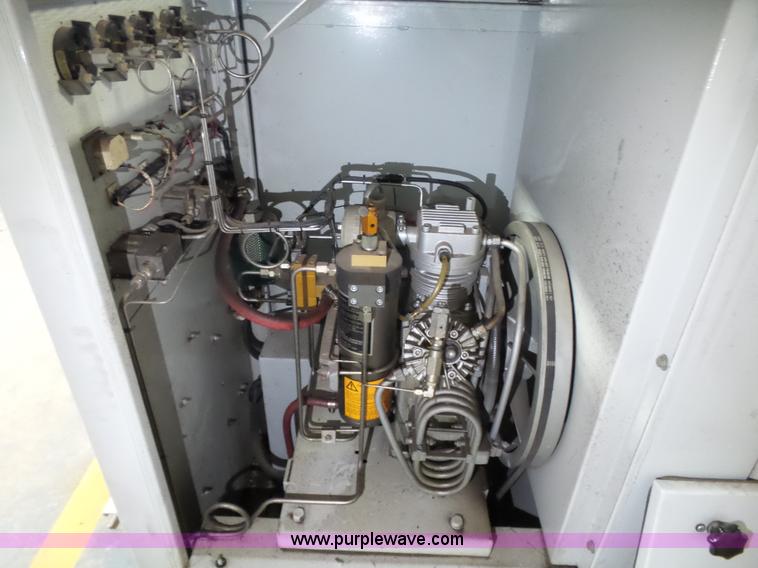 image for item J7510 2006 Bauer compressor dual tank filling station