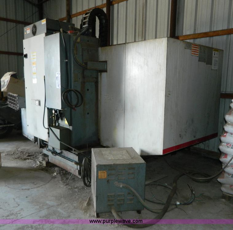 image for item J8983 1998 Cincinnati Arrow 750 FRO CNC vertical machine center