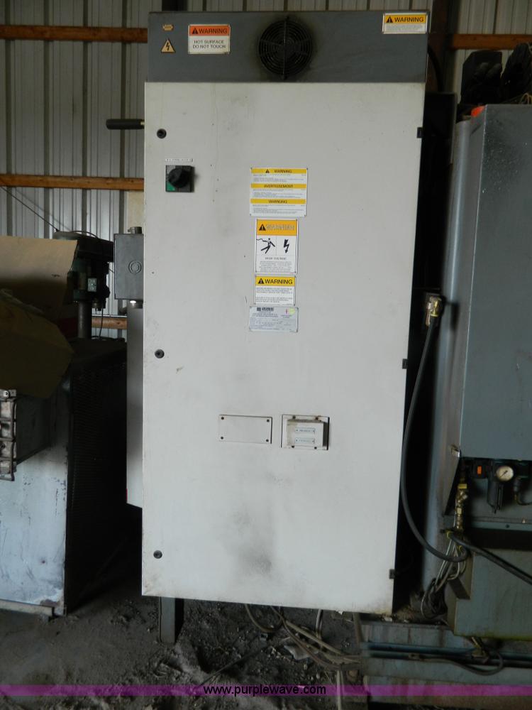 image for item J8983 1998 Cincinnati Arrow 750 FRO CNC vertical machine center