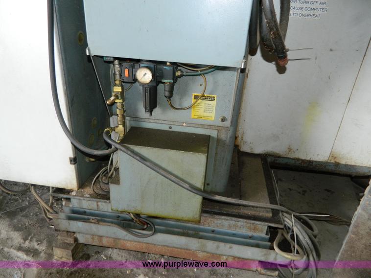 image for item J8983 1998 Cincinnati Arrow 750 FRO CNC vertical machine center