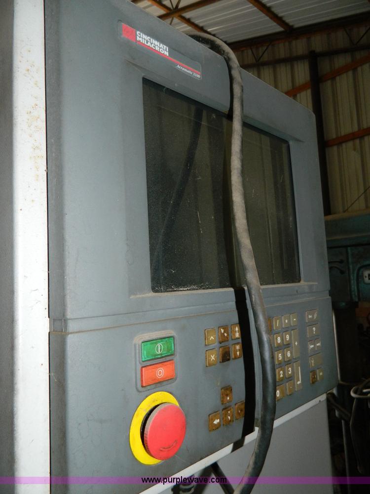 image for item J8983 1998 Cincinnati Arrow 750 FRO CNC vertical machine center
