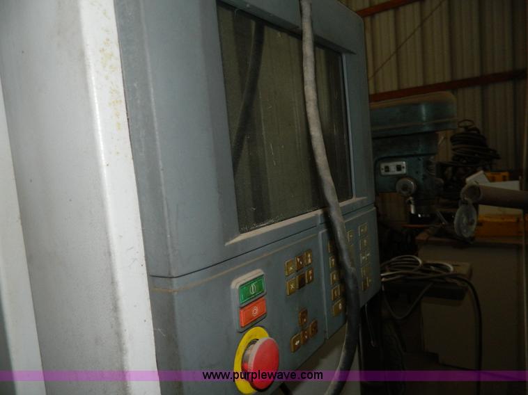image for item J8983 1998 Cincinnati Arrow 750 FRO CNC vertical machine center