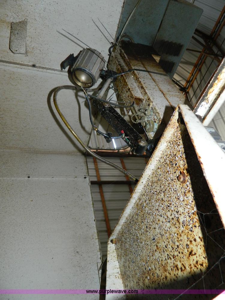 image for item J8983 1998 Cincinnati Arrow 750 FRO CNC vertical machine center